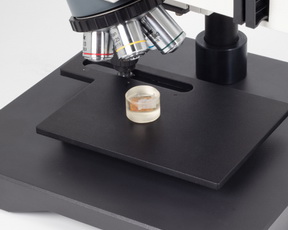 Предметный столик металлографического микроскопа MOTIC BA 310 MET-H